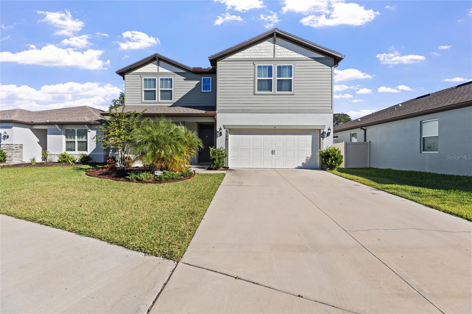 6248 Bradford Woods Dr, Zephyrhills, FL 33542 photo