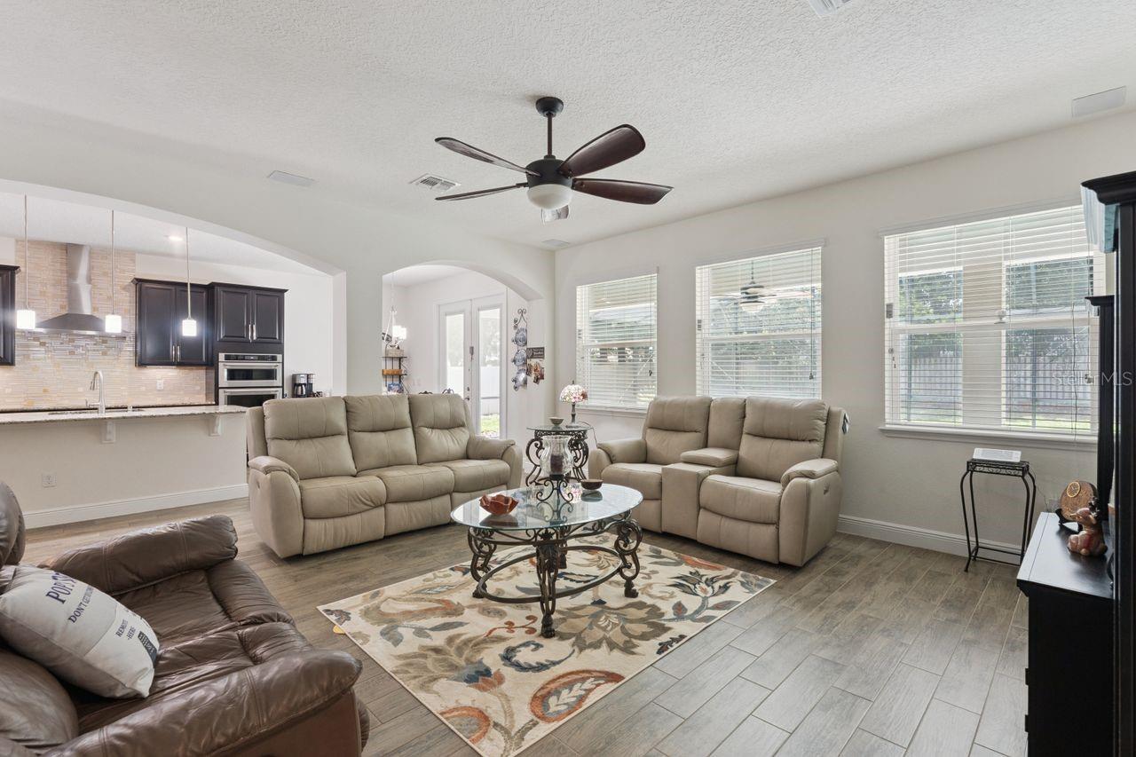 3169 Pinenut Dr, Apopka, FL 32712 photo
