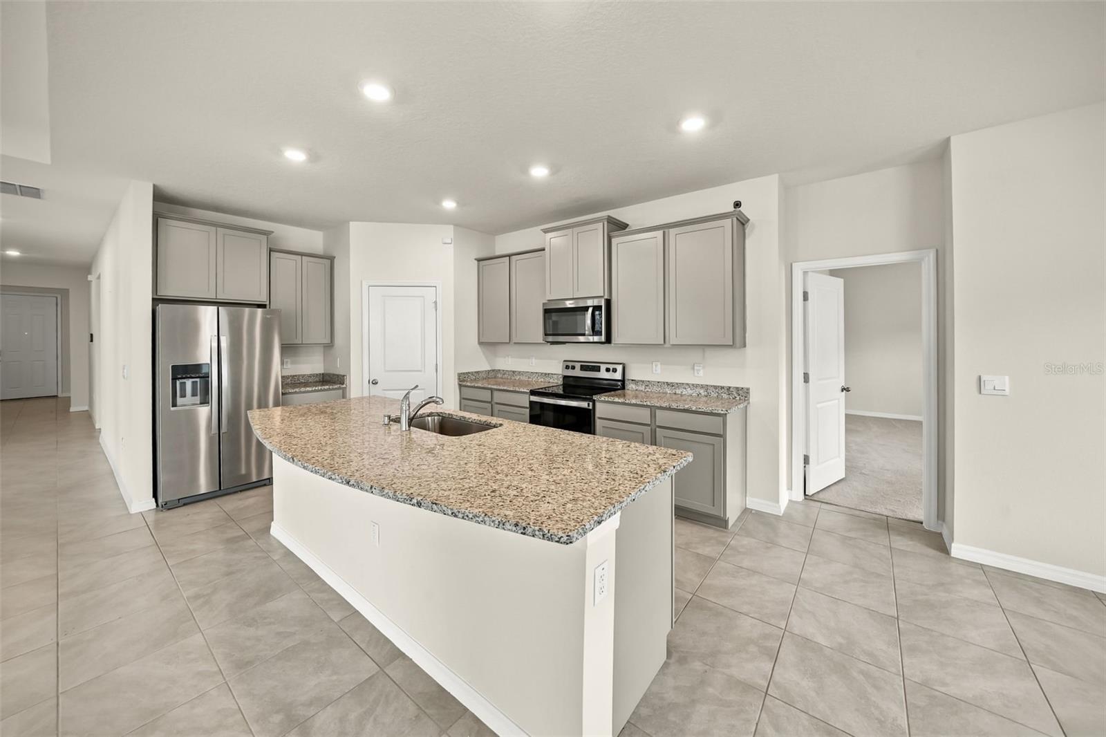 12401 Shining Willow St, Riverview, FL 33579 photo