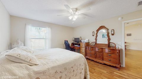 Single Family Residence in THE VILLAGES FL 1102 GOLDEN GROVE DRIVE 11.jpg
