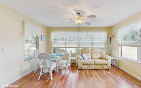 Single Family Residence in THE VILLAGES FL 1102 GOLDEN GROVE DRIVE 8.jpg