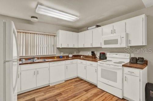 451 Hunter Cir, Kissimmee, FL 34758 photo