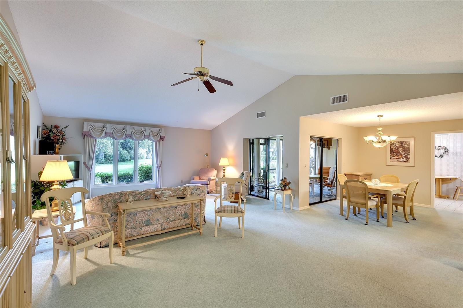 3825 Wilshire Cir #1, Sarasota, FL 34238 photo