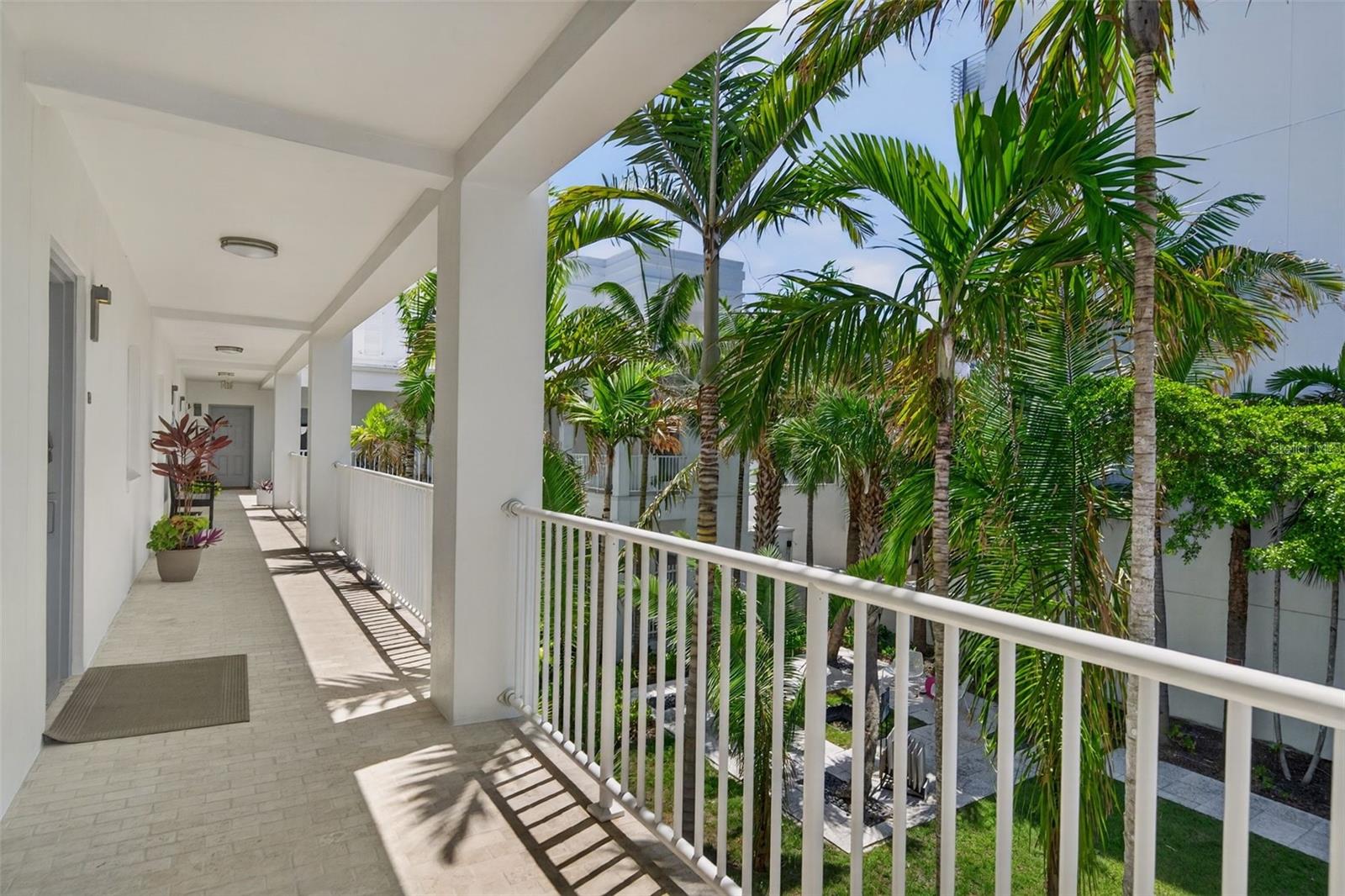 433 Central Ave, Sarasota, FL 34236 photo