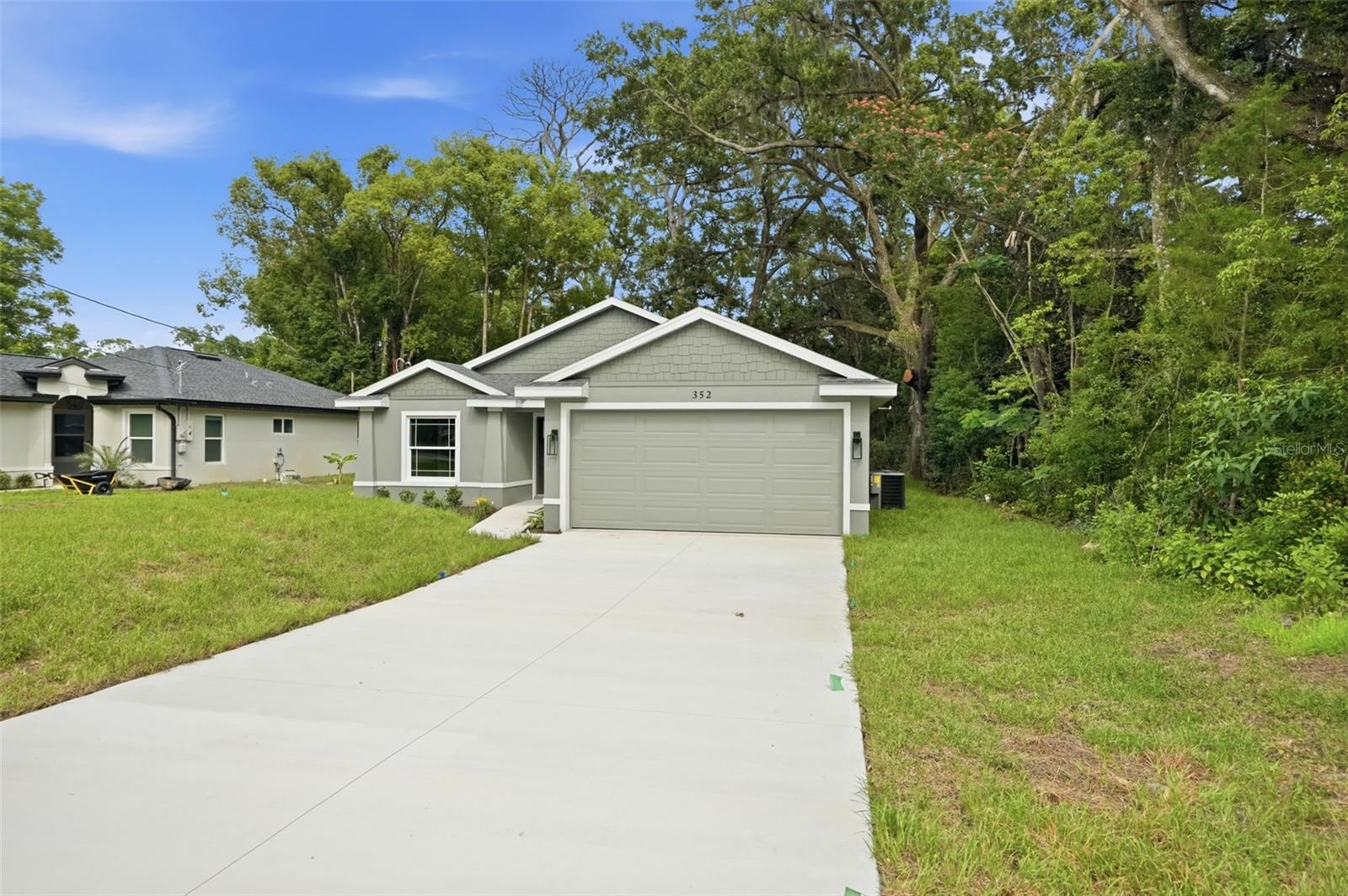 352 Garfield Ave, Masaryktown, FL 34604 photo
