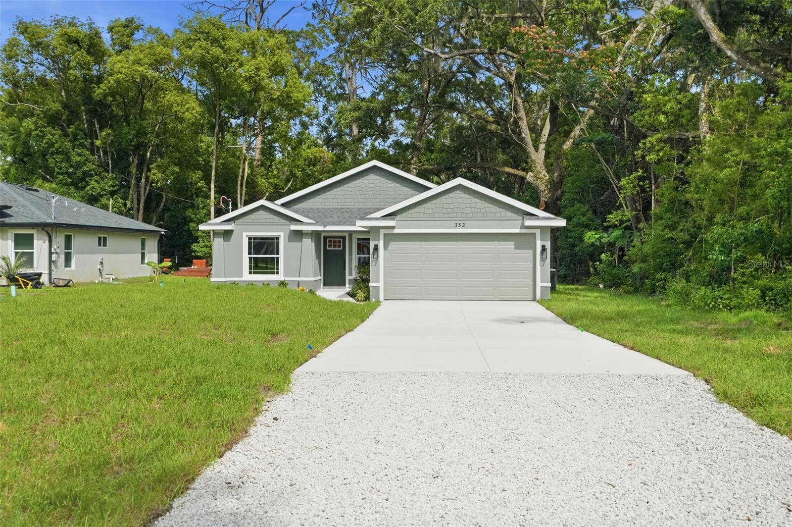 352 Garfield Ave, Masaryktown, FL 34604 photo