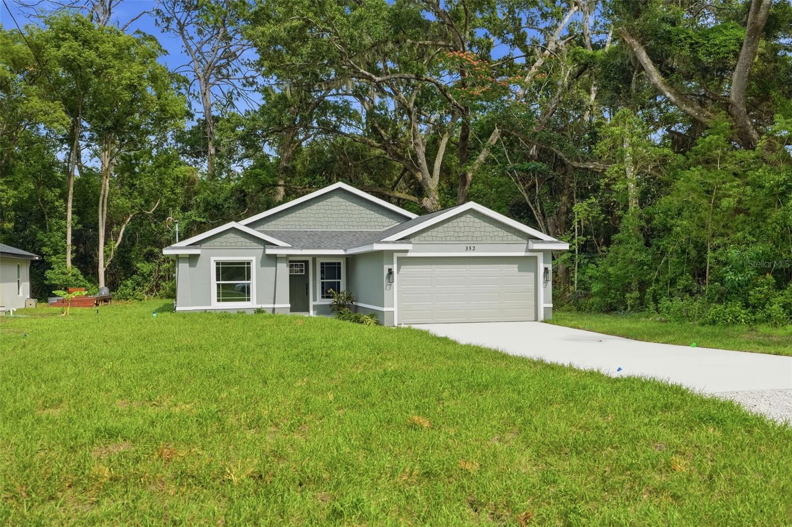 352 Garfield Ave, Masaryktown, FL 34604 photo