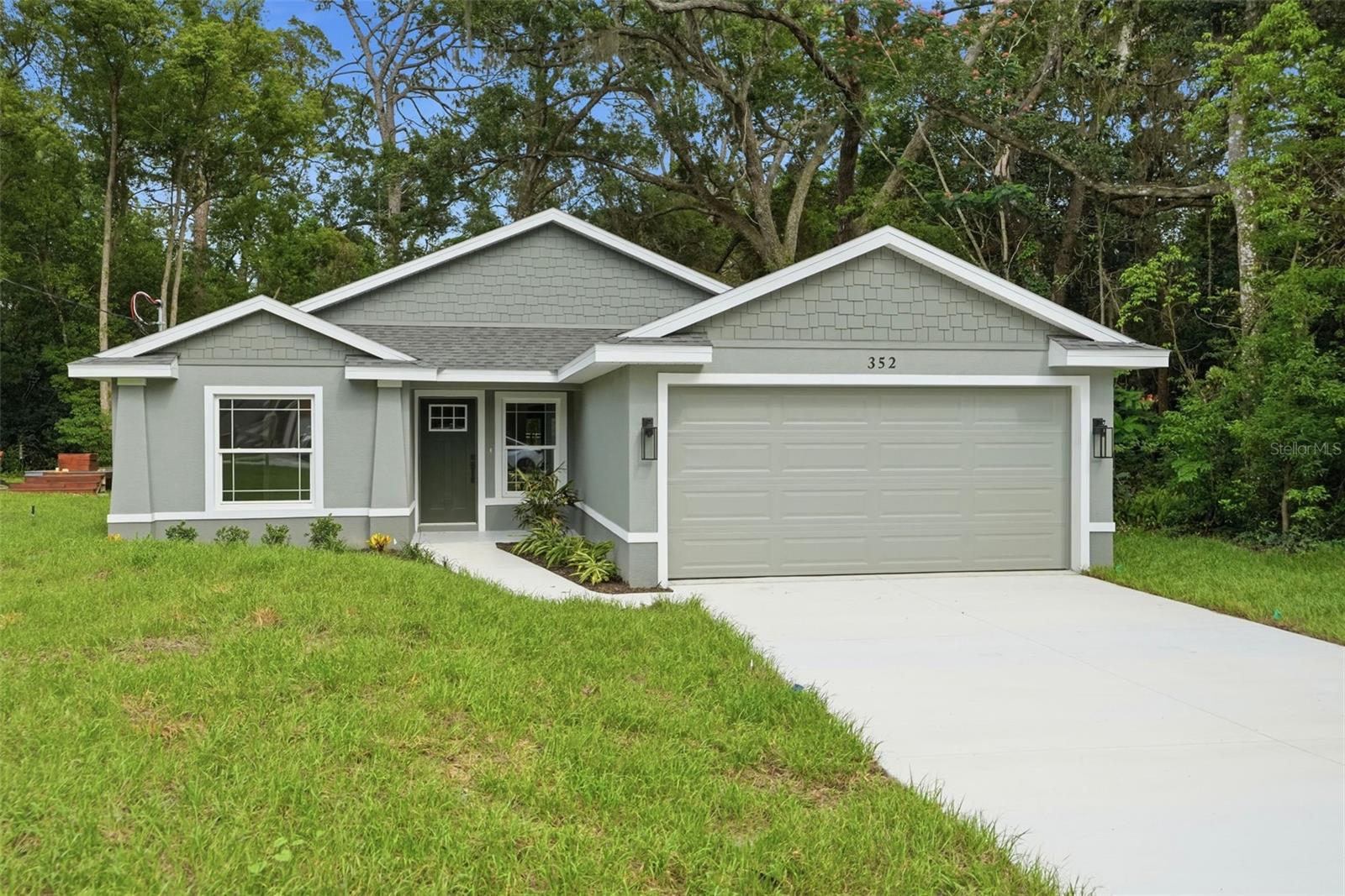 352 Garfield Ave, Masaryktown, FL 34604 photo