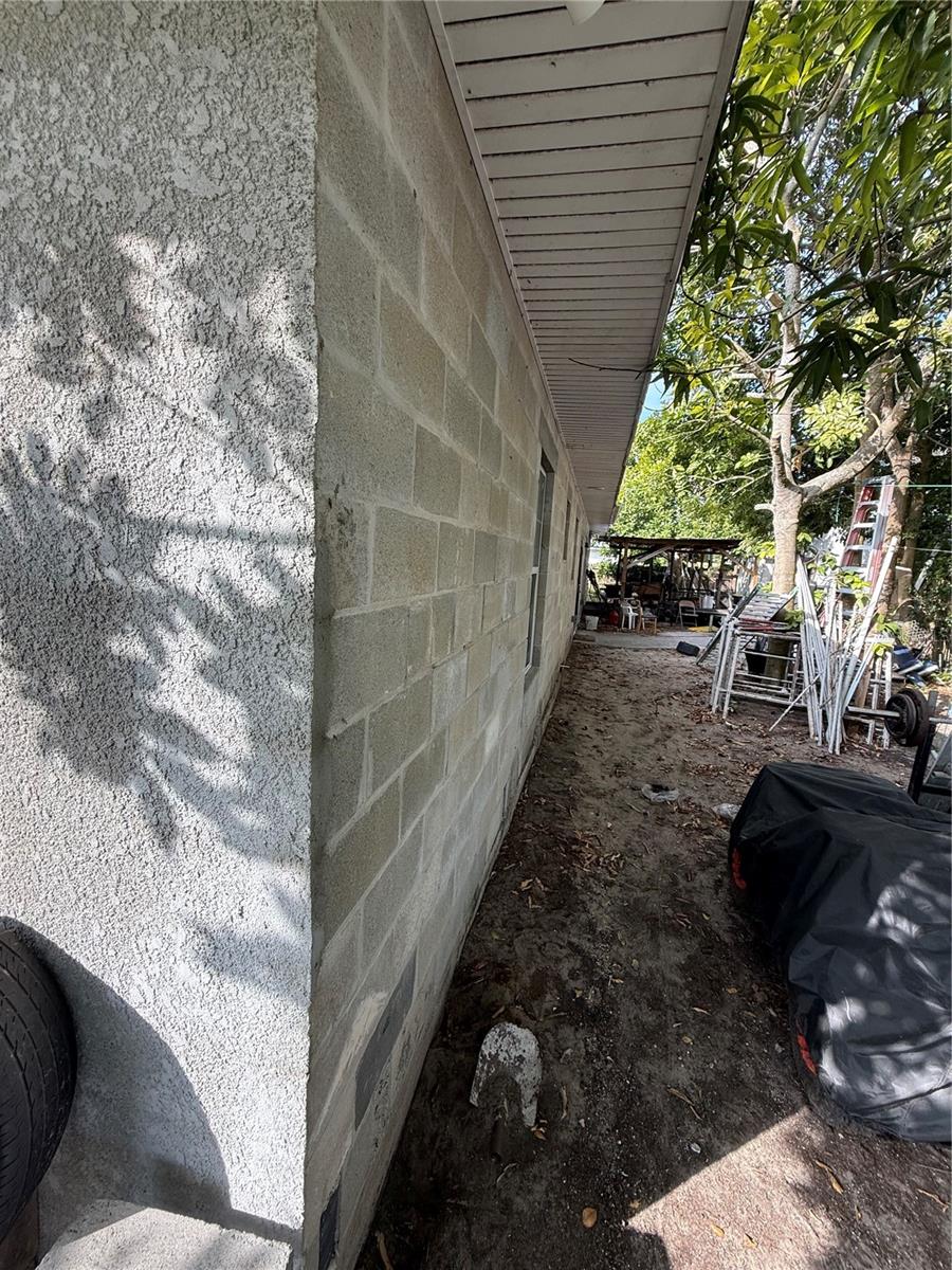 313 E Washington St, Avon Park, FL 33825 photo