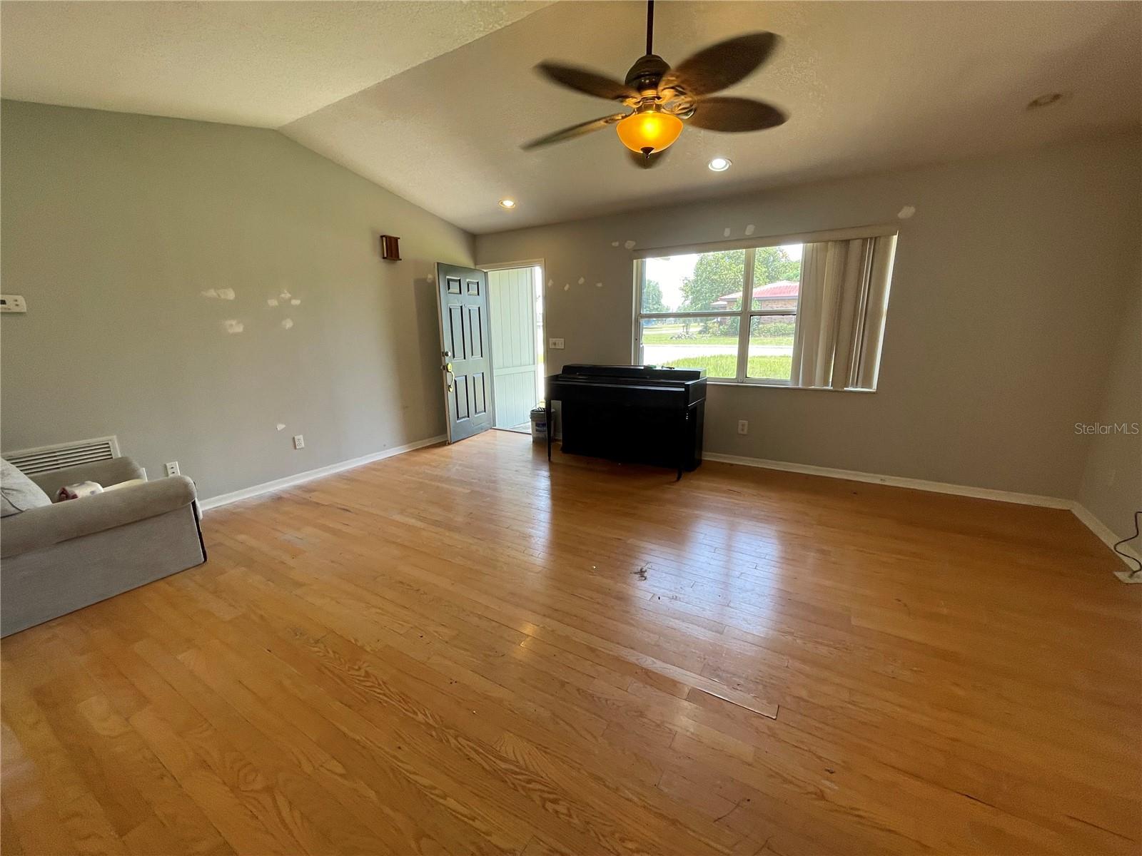 Single Family Residence in KEYSTONE HEIGHTS FL 395 SW GROVE STREET 3.jpg