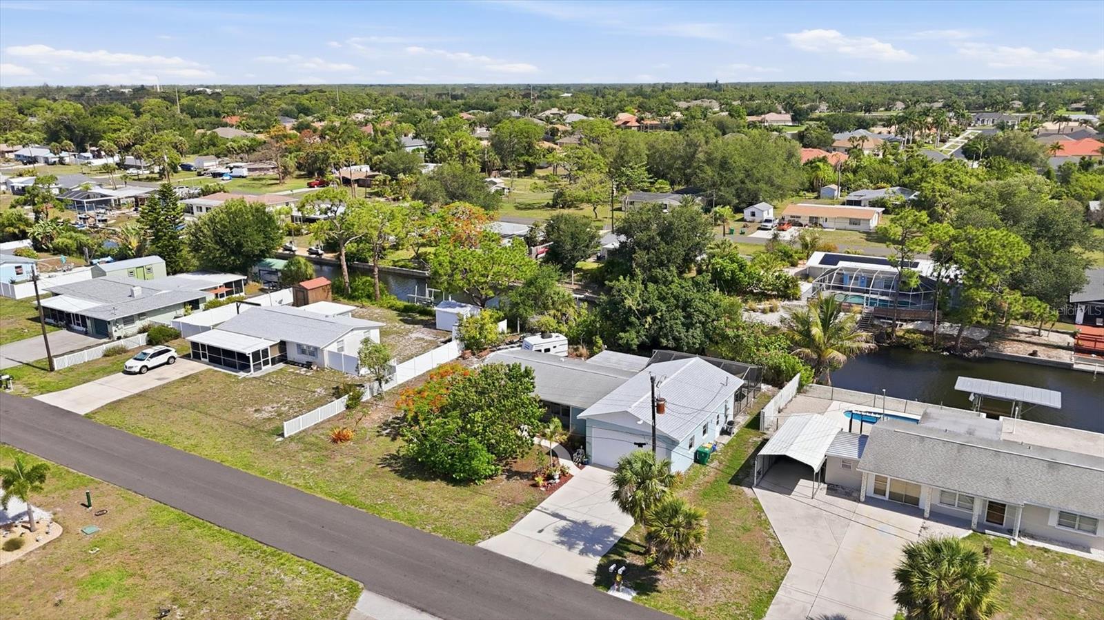 852 E 6 St, Englewood, FL 34223 photo