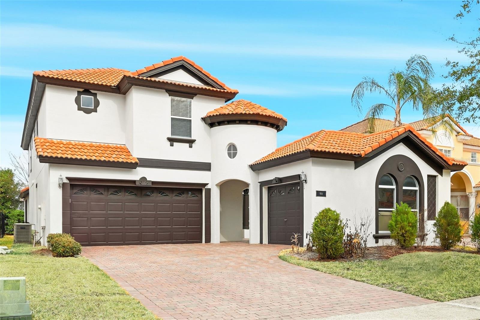910 Lascala Dr, Windermere, FL 34786