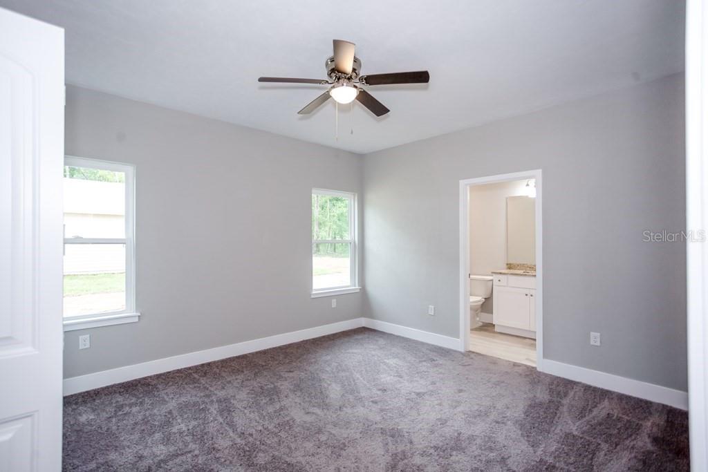 Single Family Residence in TRENTON FL 7282 SE 78TH PLACE 5.jpg