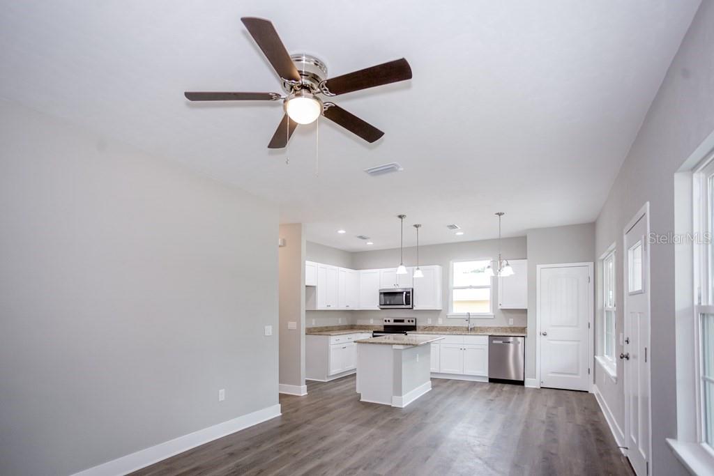 Single Family Residence in TRENTON FL 7282 SE 78TH PLACE 2.jpg