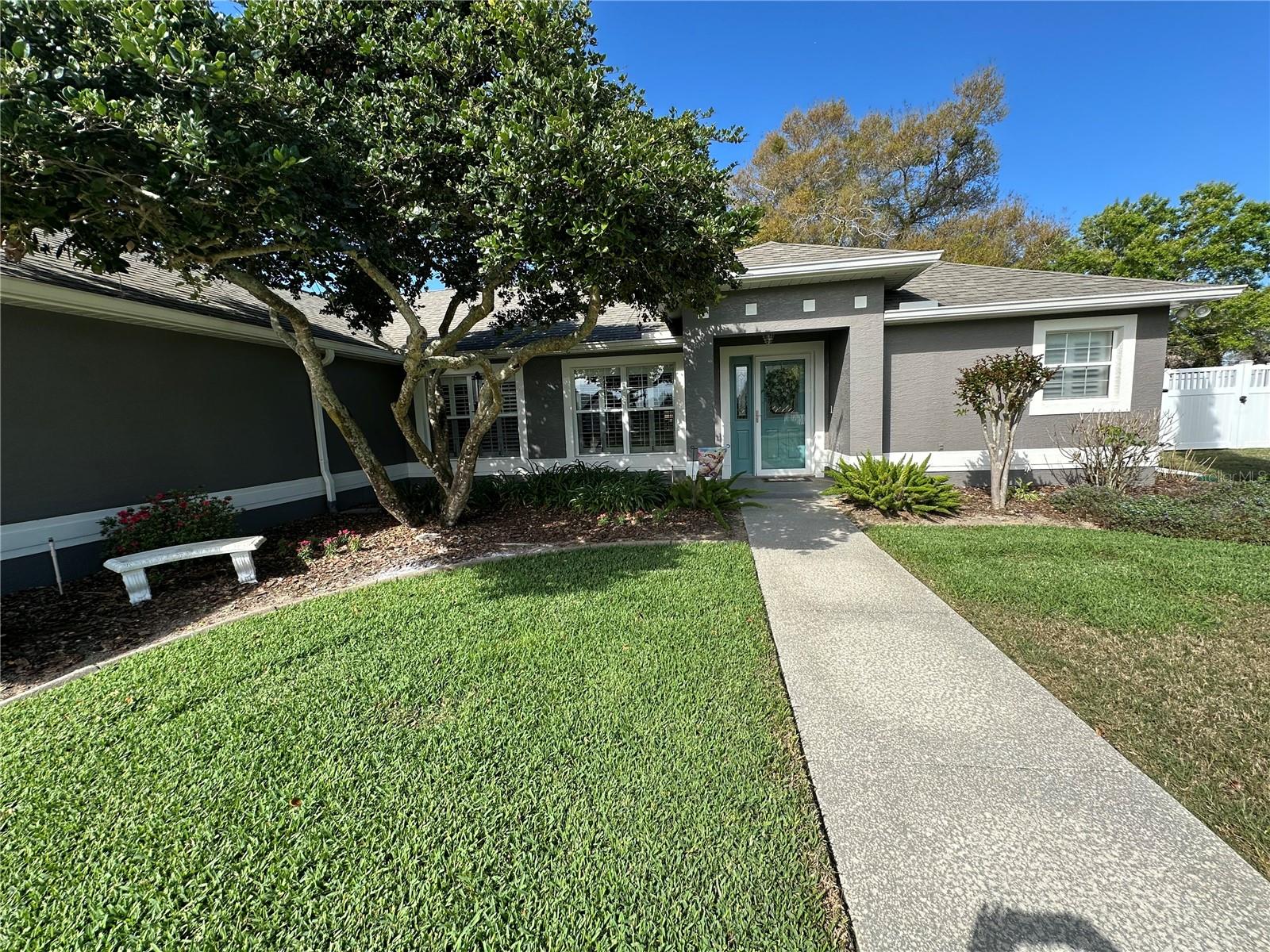 417 Anderson Dr, Tavares, FL 32778 photo