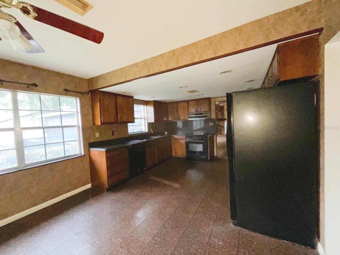 603 W Ocala St, Umatilla, FL 32784 photo