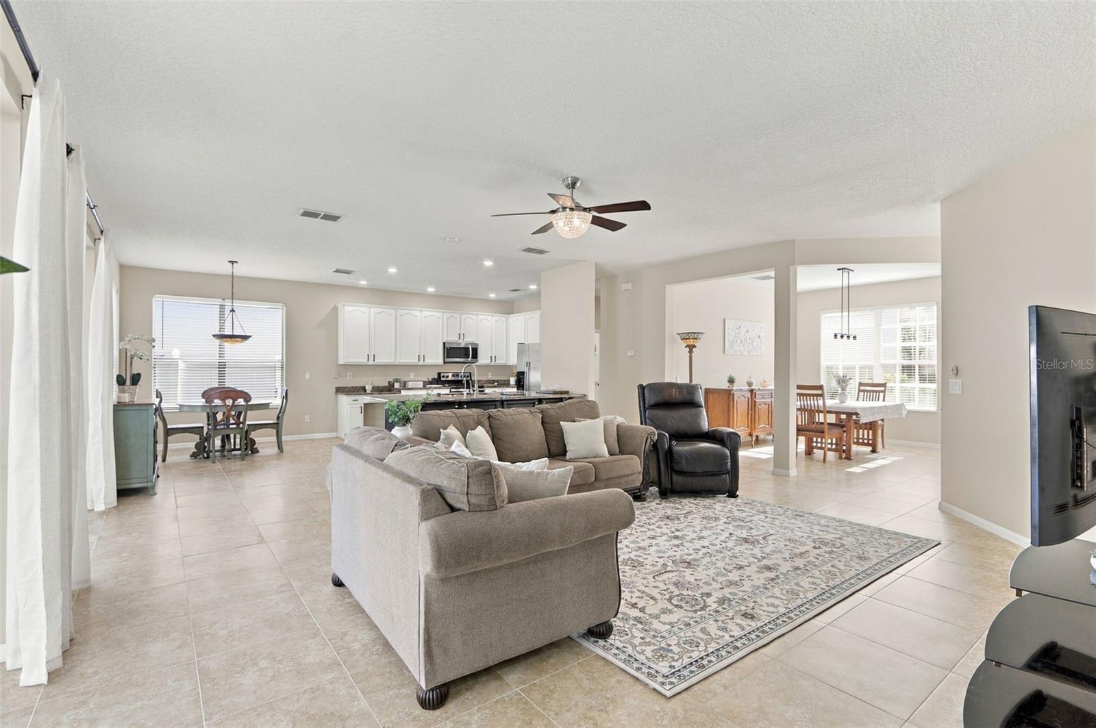 3293 Red Ash Cir, Oviedo, FL 32766 photo