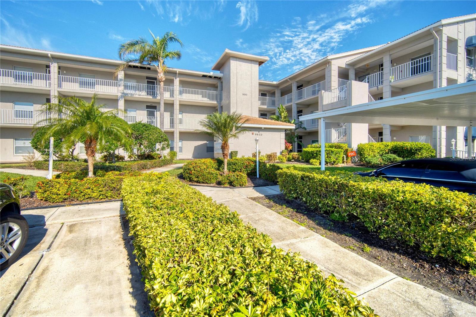 9610 Club South Cir, Sarasota, FL 34238