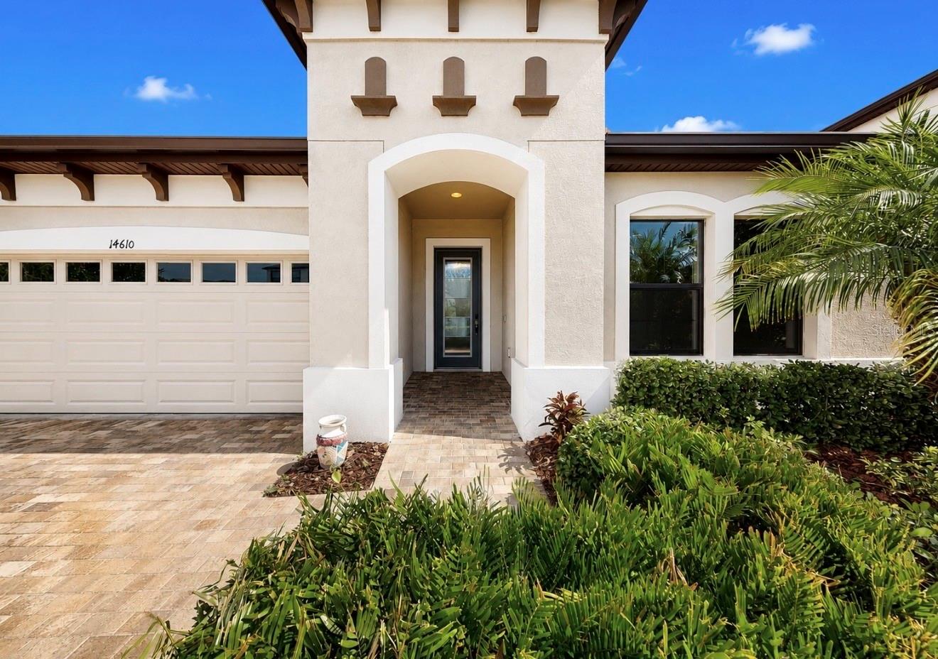 14610 Red Castle Ave, Lithia, FL 33547 photo