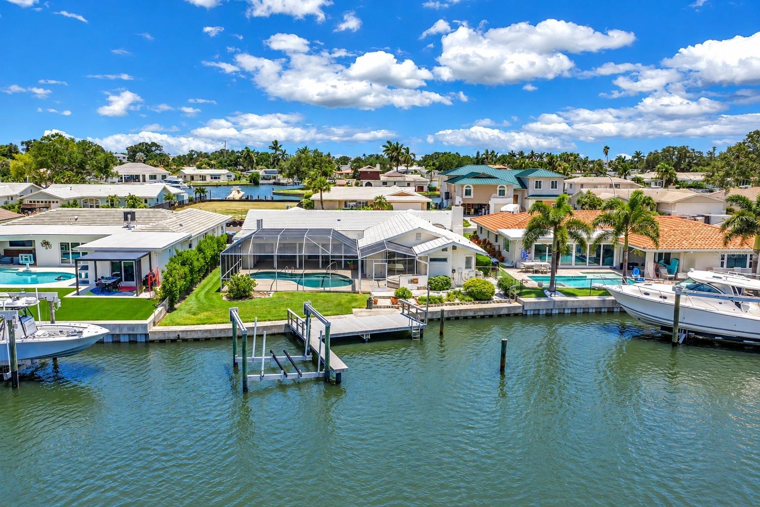 2067 Massachusetts Ave, Saint Petersburg, FL 33703
