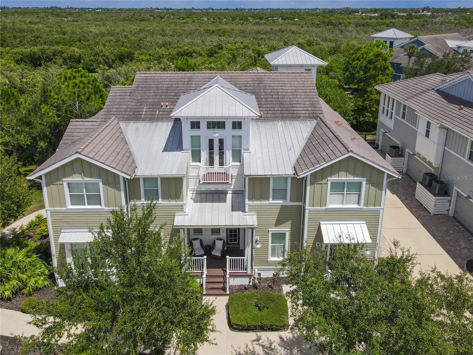 311 Sapphire Lake Dr, Bradenton, FL 34209