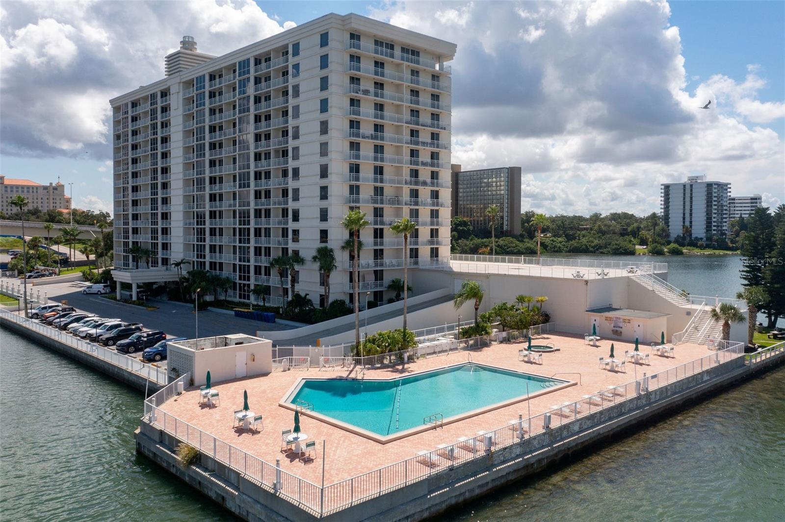 100 Pierce St, Clearwater, FL 33756