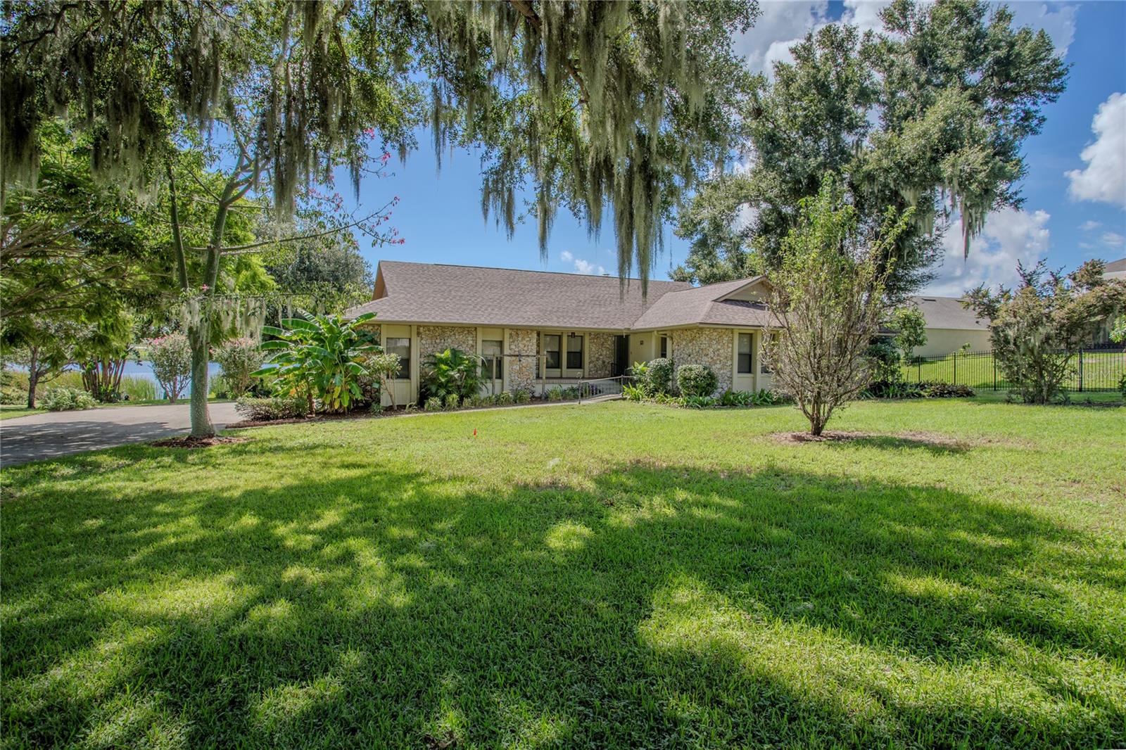 13 Hermosa Dr, Eustis, FL 32726 photo