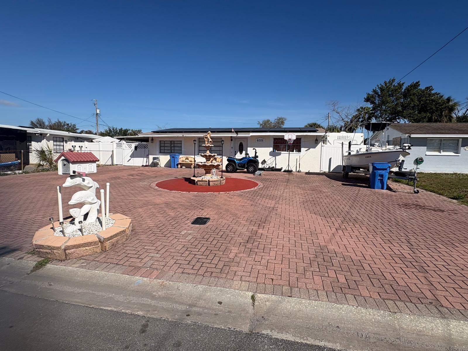 6005 W Clifton St, Tampa, FL 33634 photo