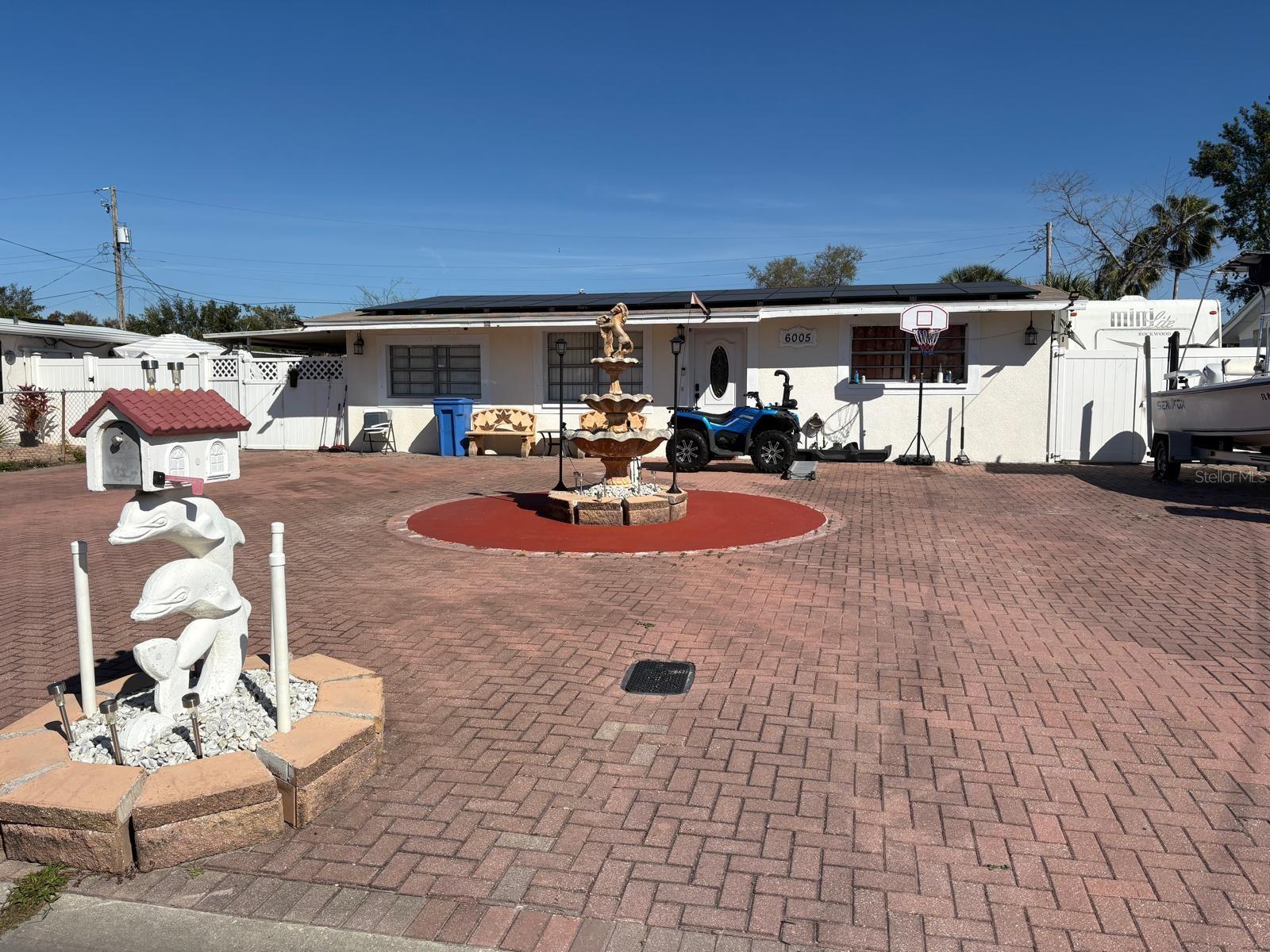 6005 W Clifton St, Tampa, FL 33634 photo
