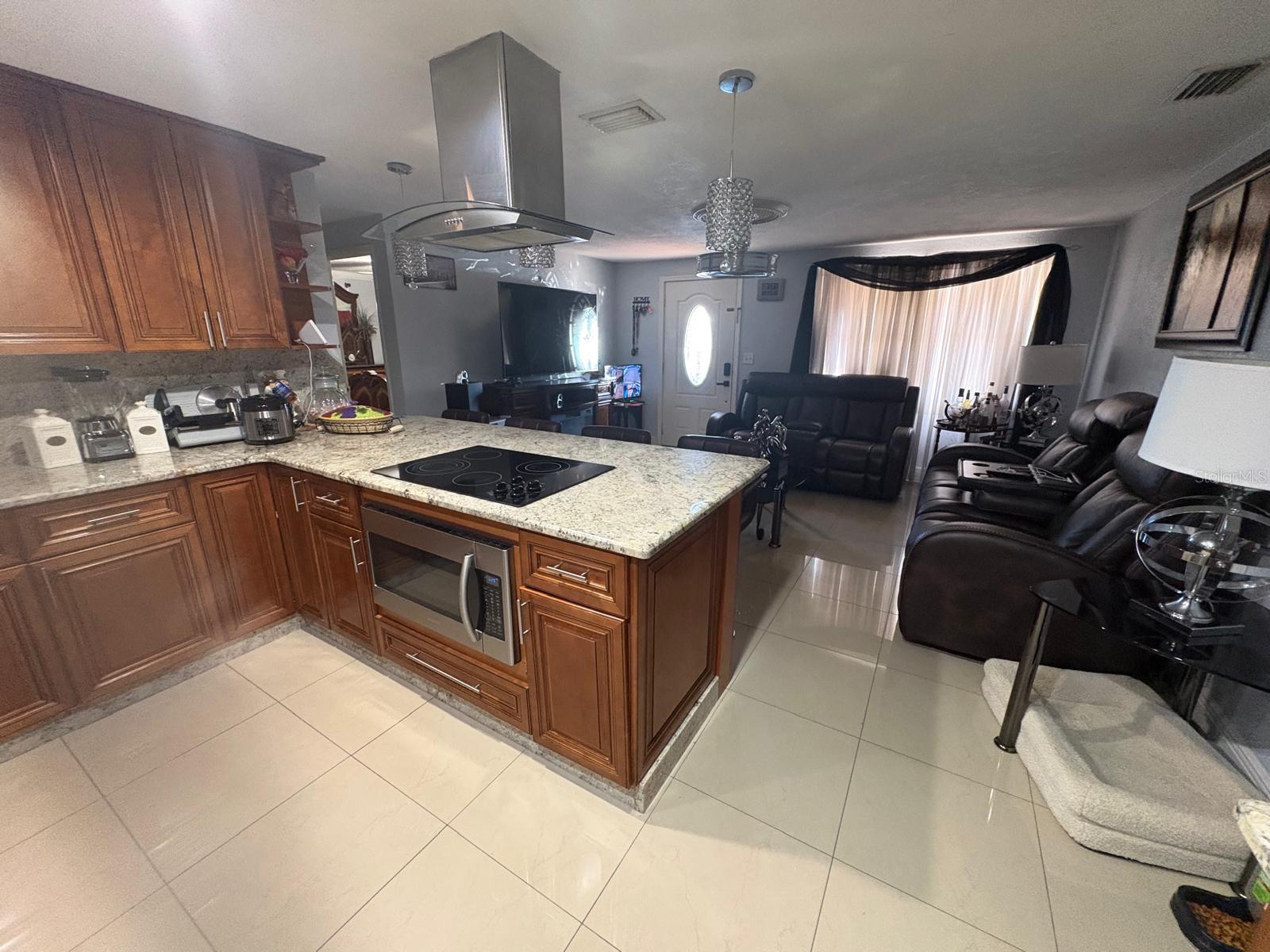 6005 W Clifton St, Tampa, FL 33634 photo
