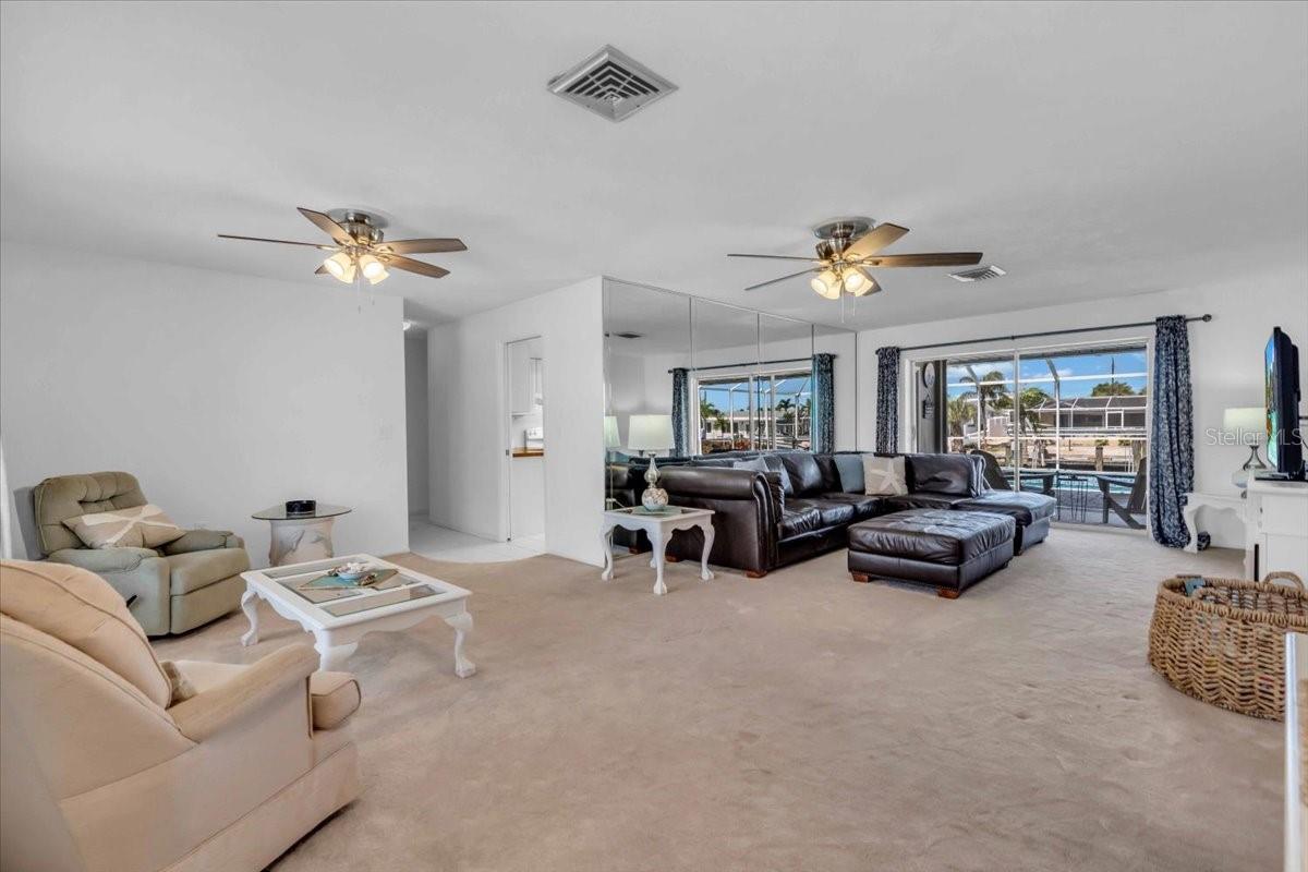 3816 Royal Palm Dr, Bradenton, FL 34210 photo