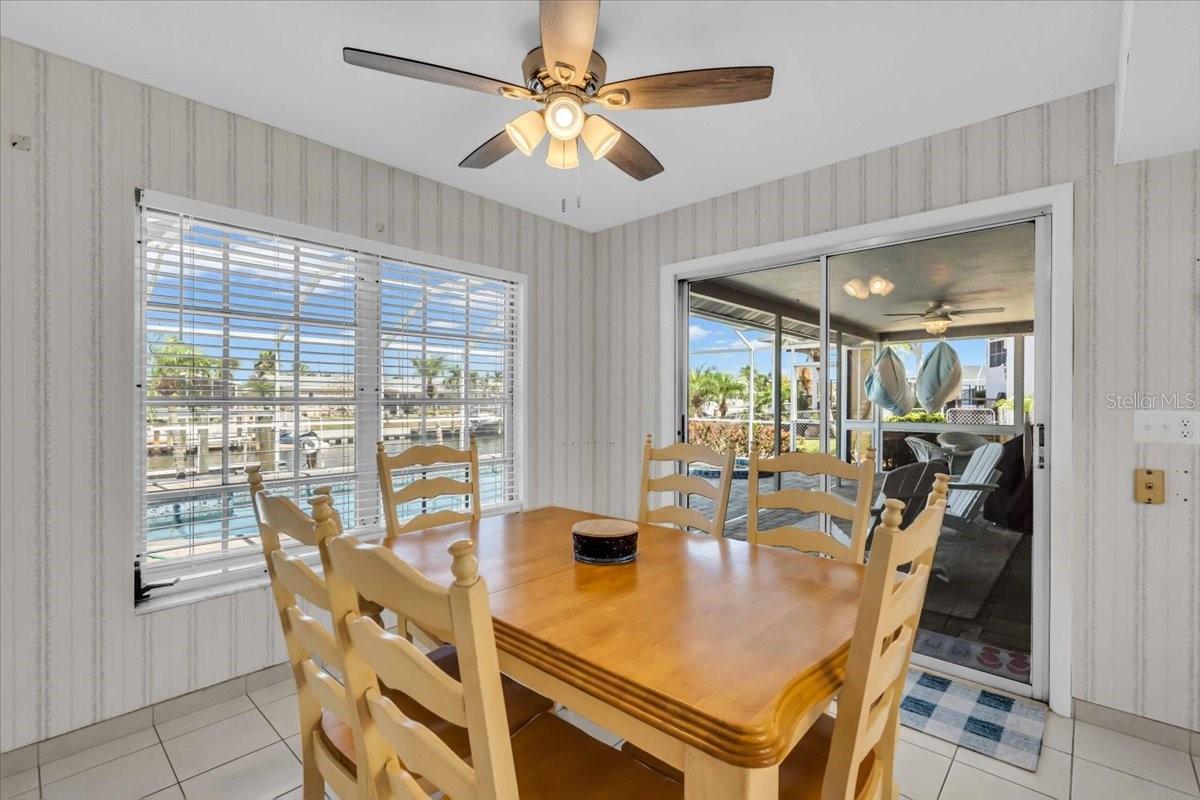 3816 Royal Palm Dr, Bradenton, FL 34210 photo