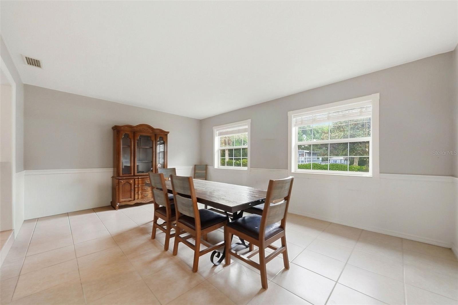 112 E Gardenia St, Howey In The Hills, FL 34737 photo
