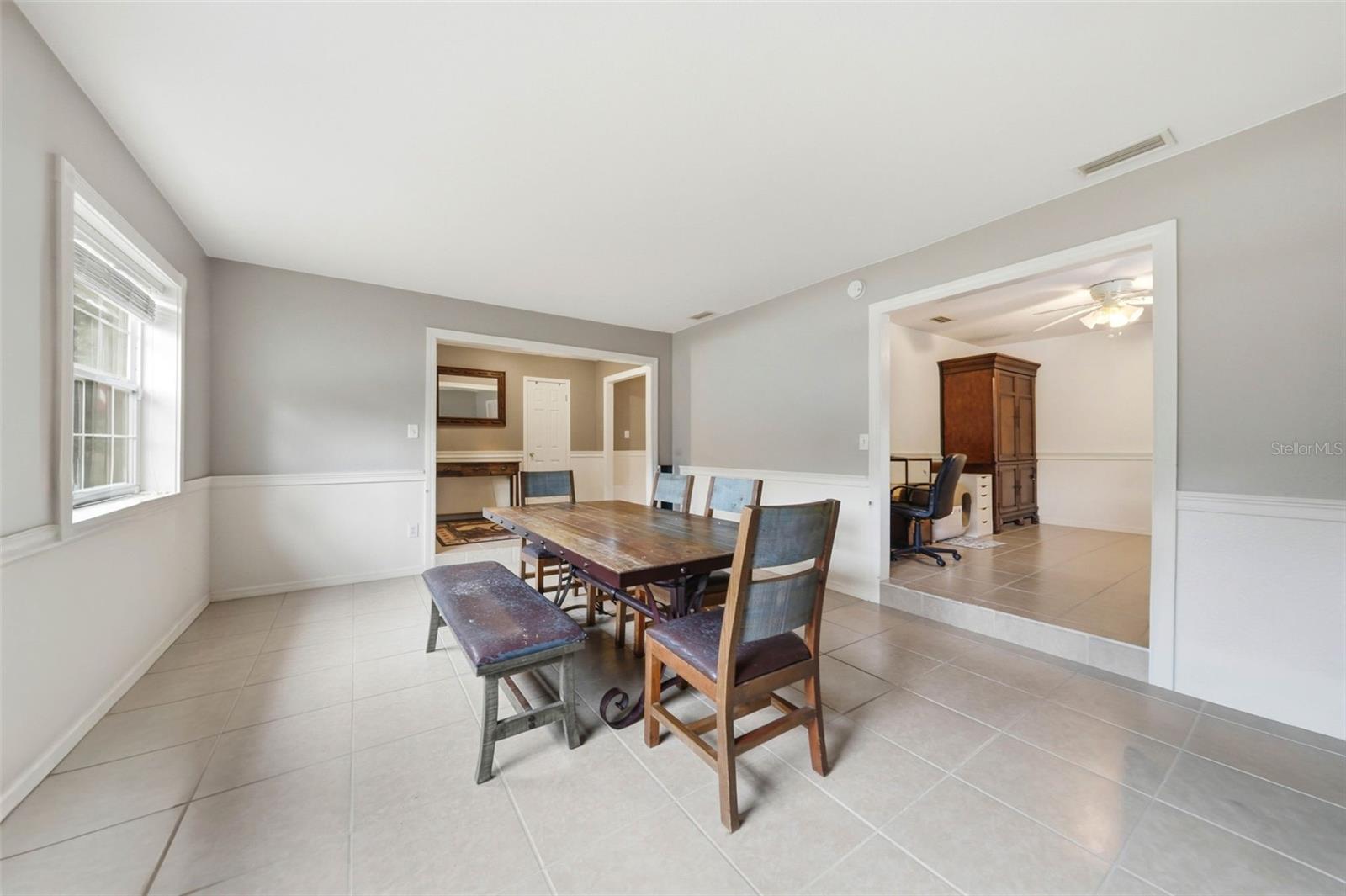 112 E Gardenia St, Howey In The Hills, FL 34737 photo