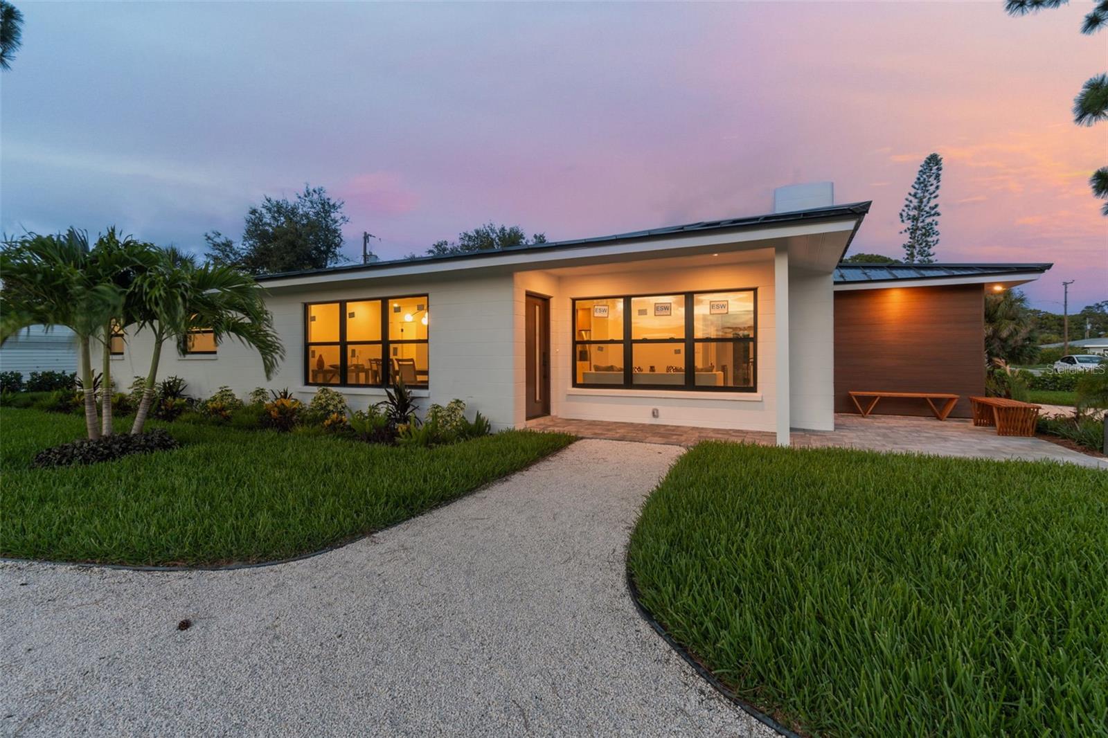 301 Aurora St, Venice, FL 34285