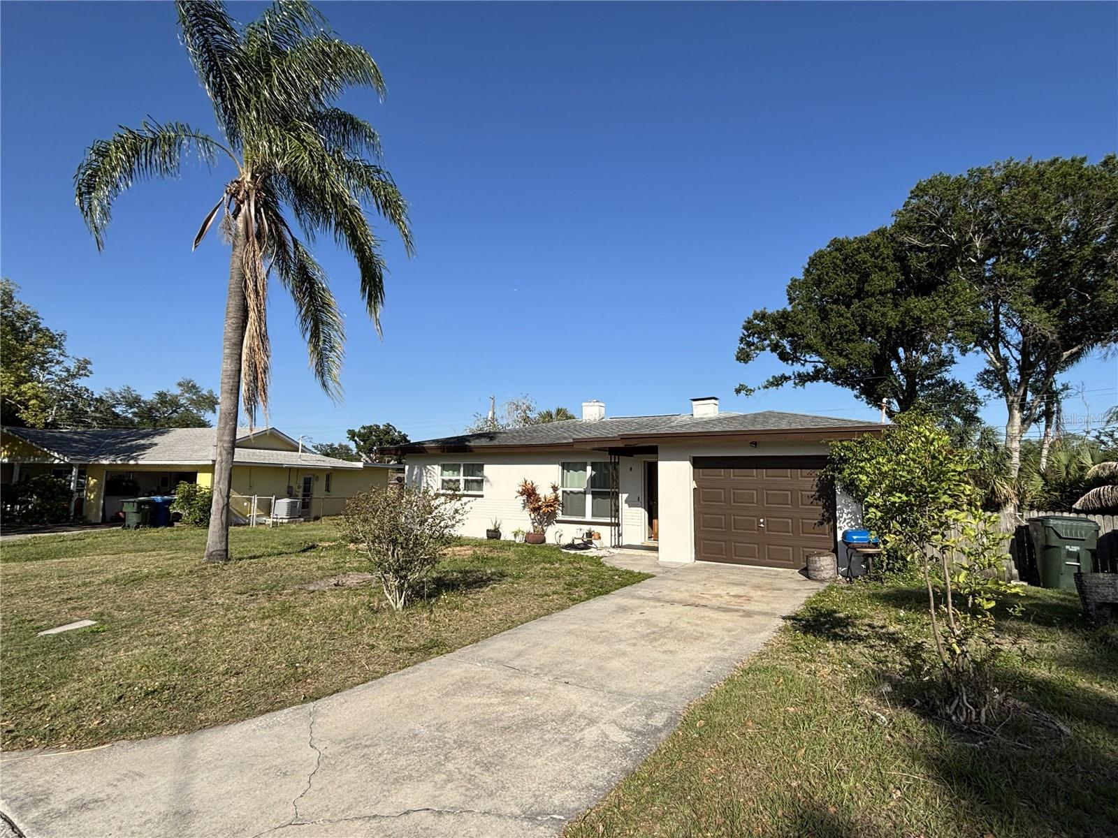 1347 Buckingham Dr, Clearwater, FL 33756 photo