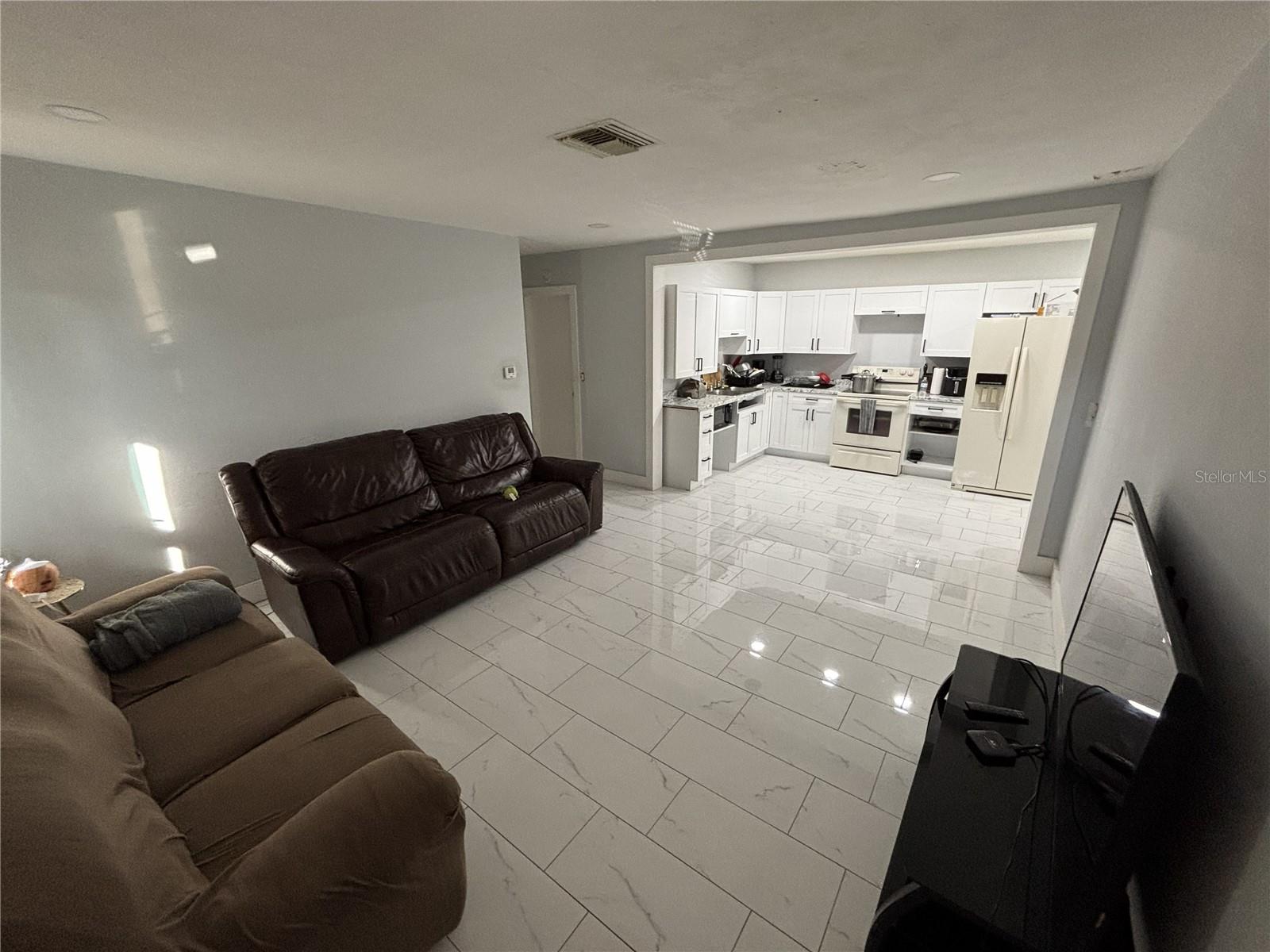 1347 Buckingham Dr, Clearwater, FL 33756 photo