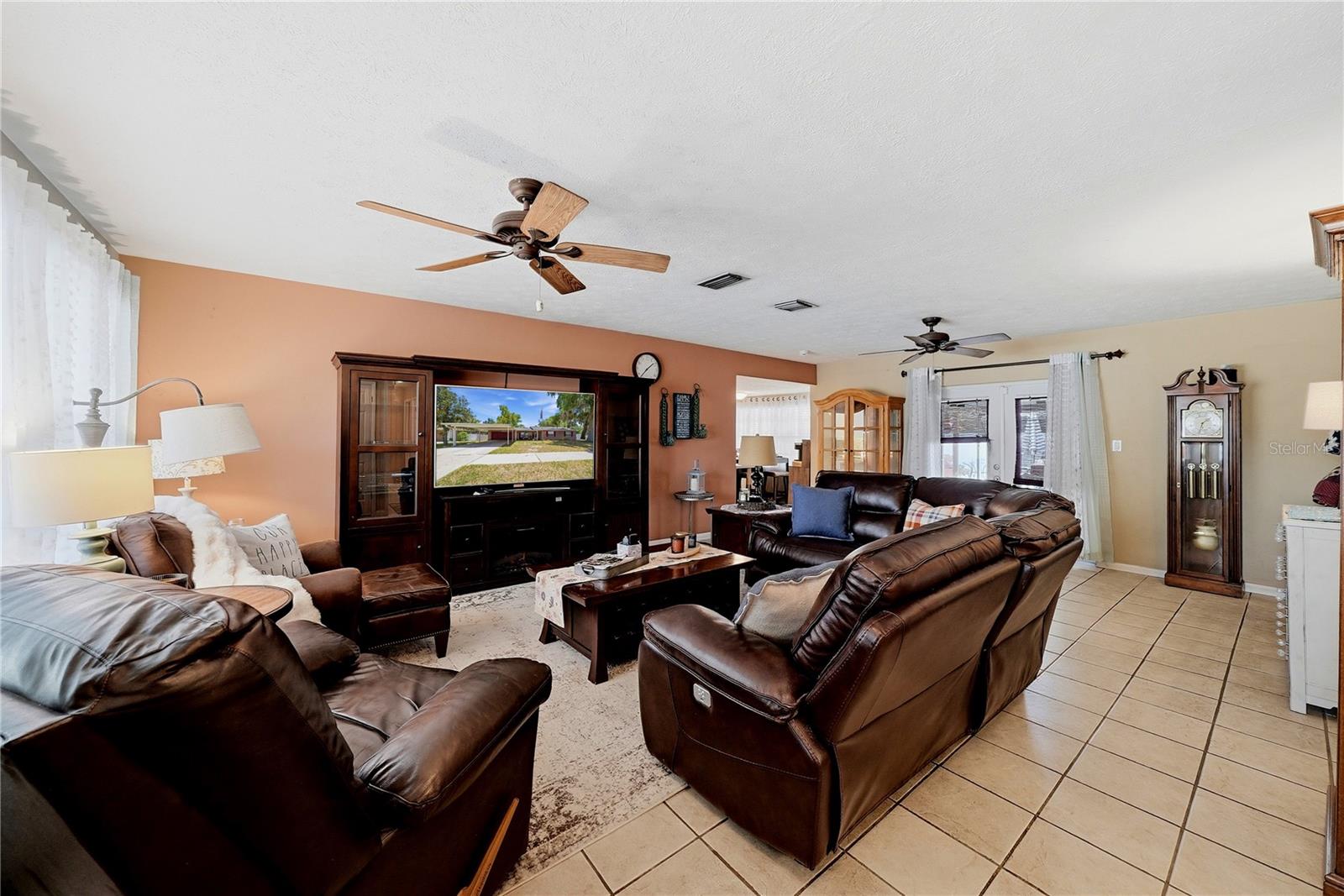 3801 Upland Pl, Valrico, FL 33594 photo
