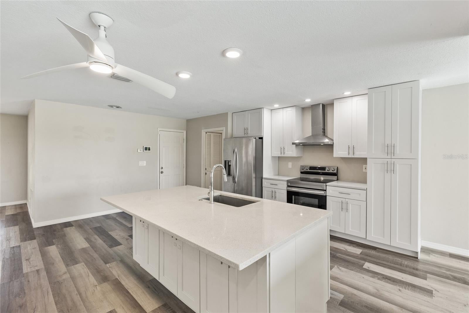 1009 Kings Ct, Venice, FL 34293 photo
