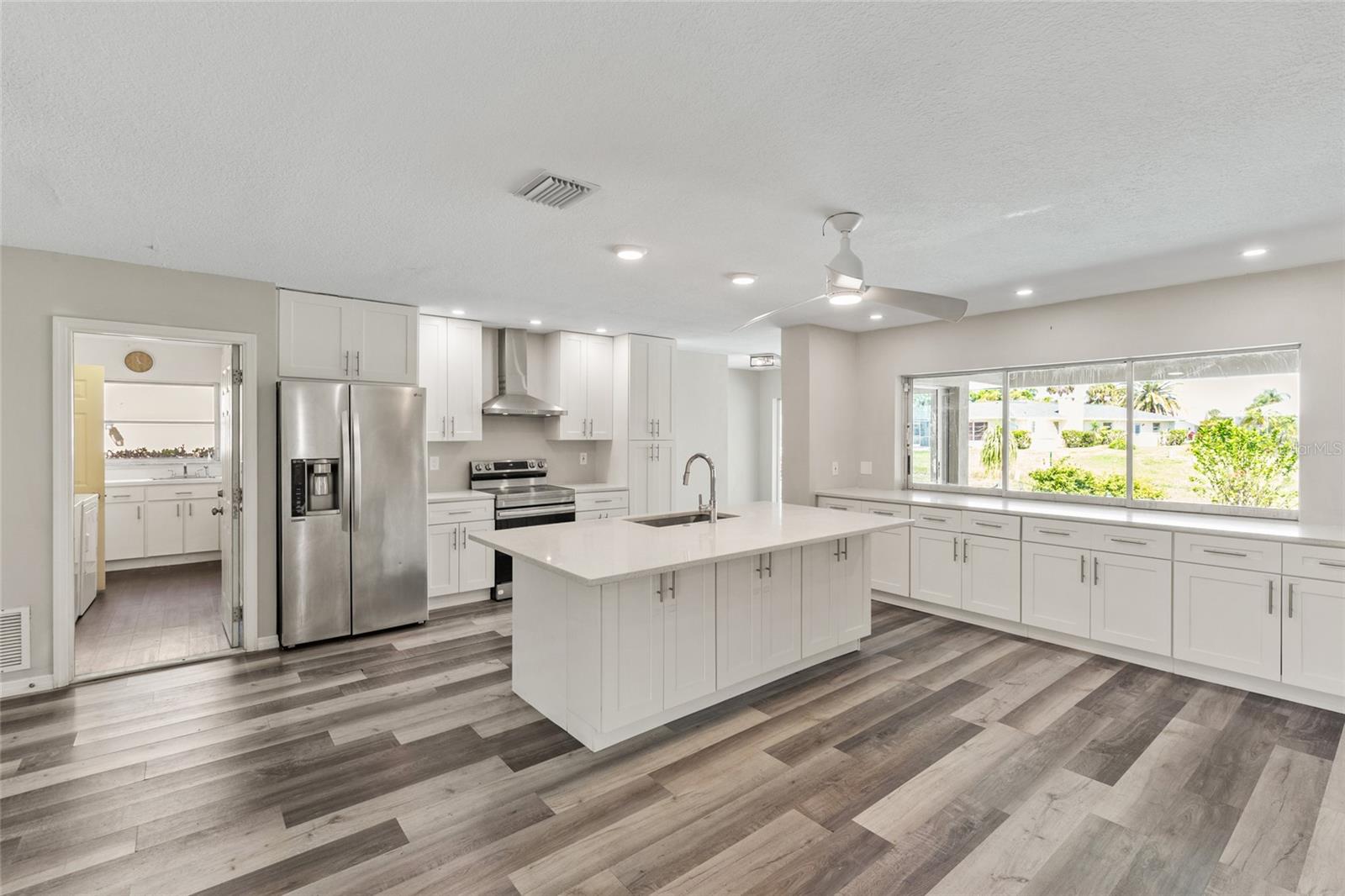 1009 Kings Ct, Venice, FL 34293 photo