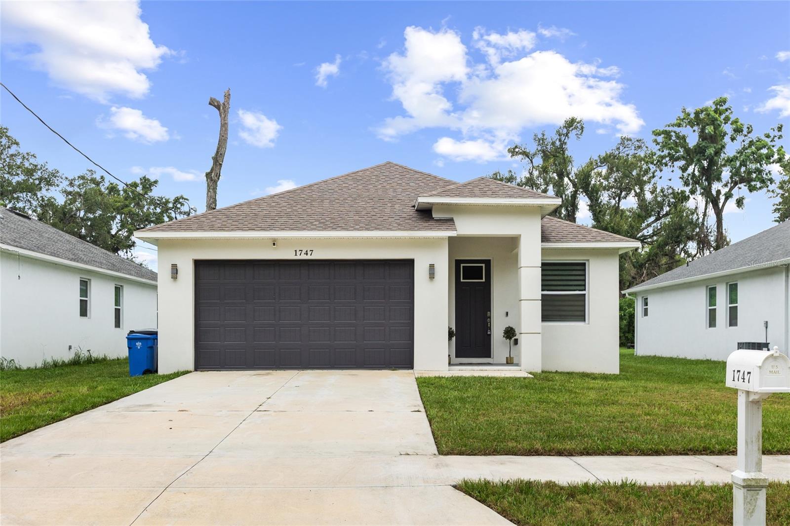 1747 Oak St, Seffner, FL 33584