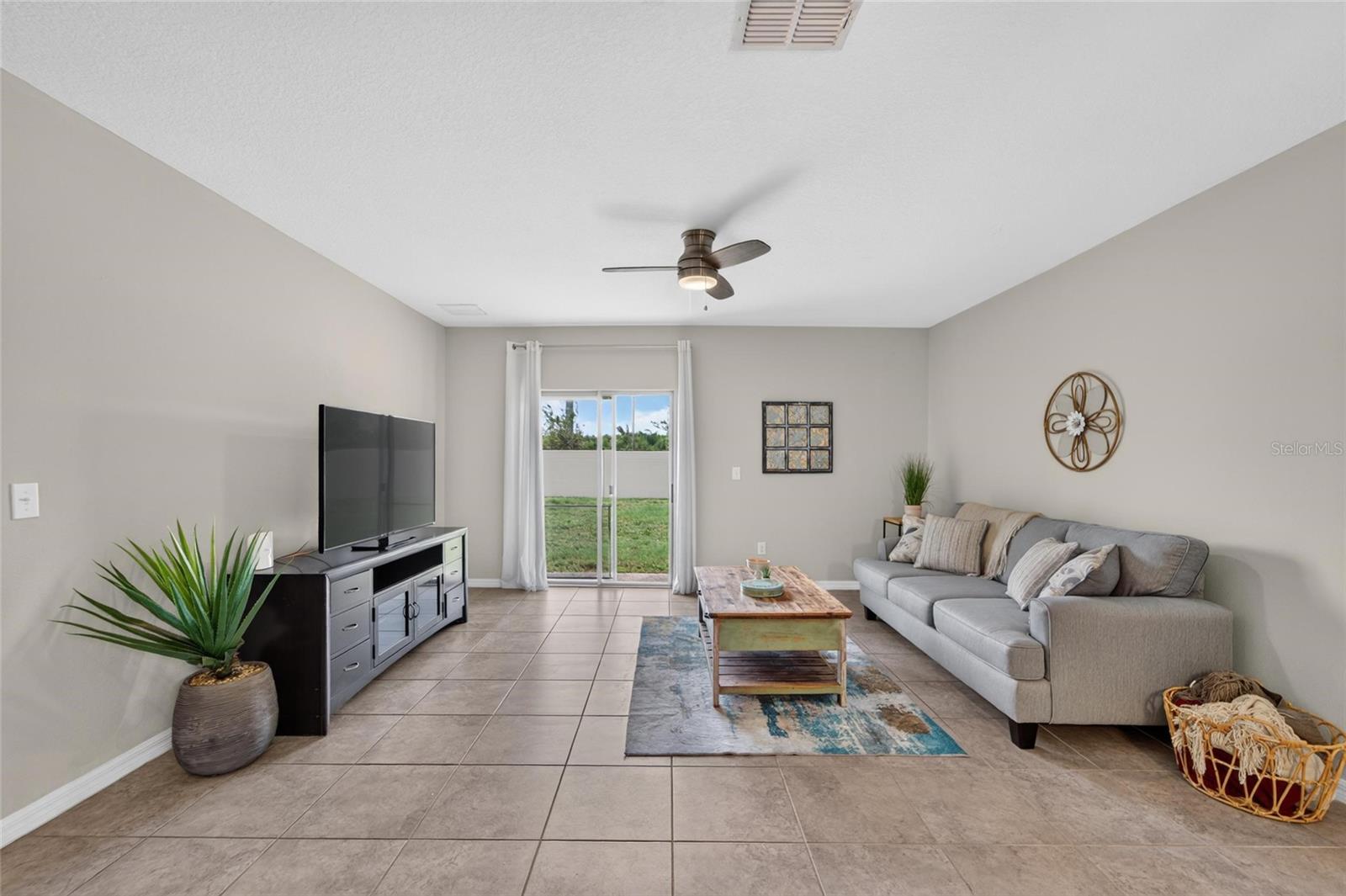 5119 White Chicory Dr, Apollo Beach, FL 33572 photo