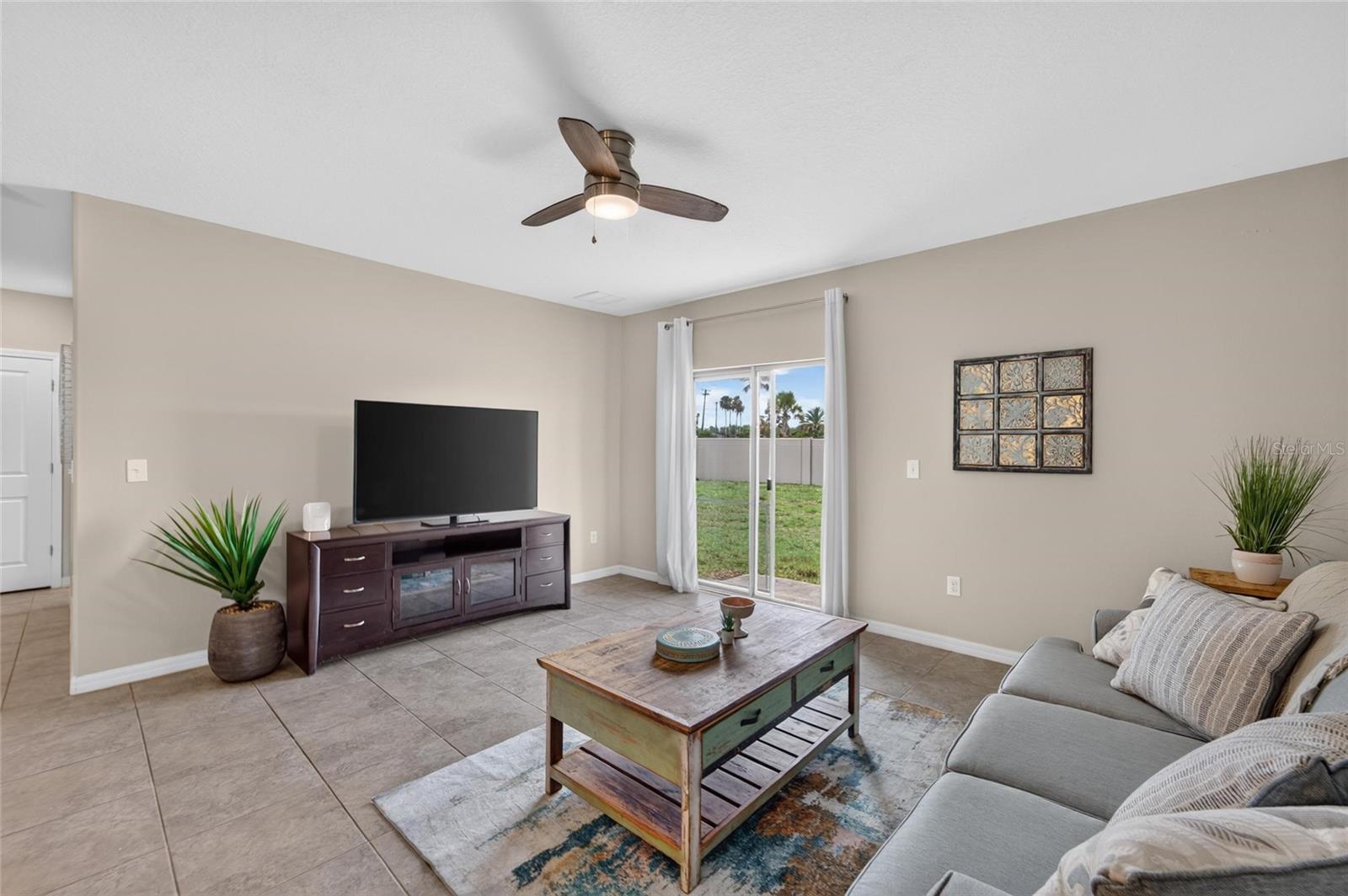 5119 White Chicory Dr, Apollo Beach, FL 33572 photo