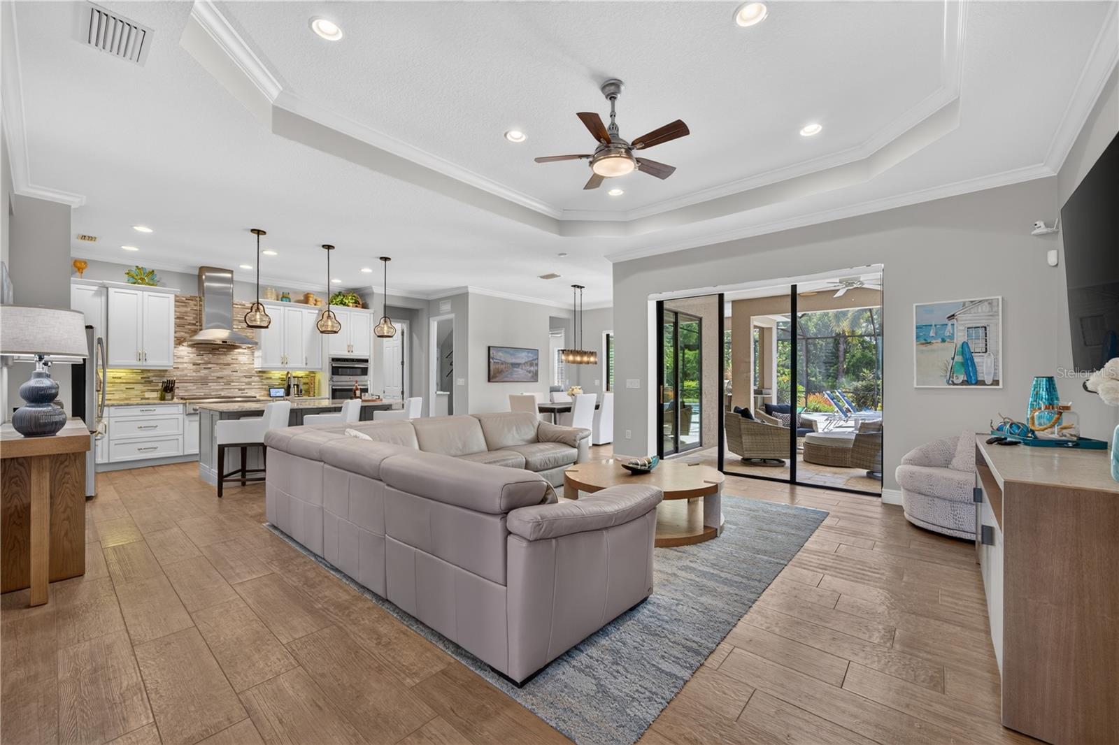 8276 Larkspur Cir, Sarasota, FL 34241 photo