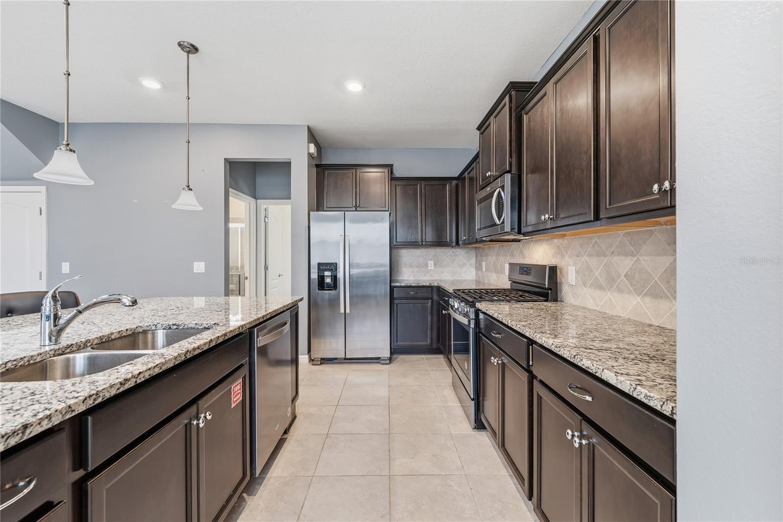 5505 Misty Oak Cir, Davenport, FL 33837 photo