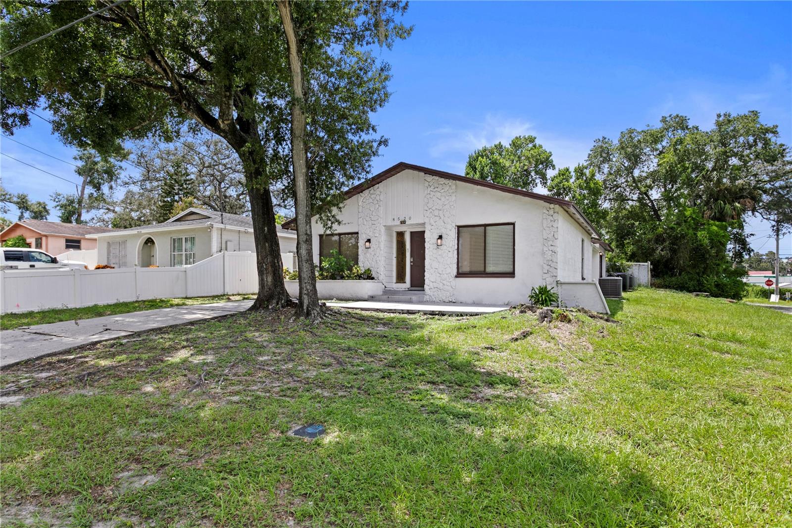 8520 Branch Ave, Tampa, FL 33604