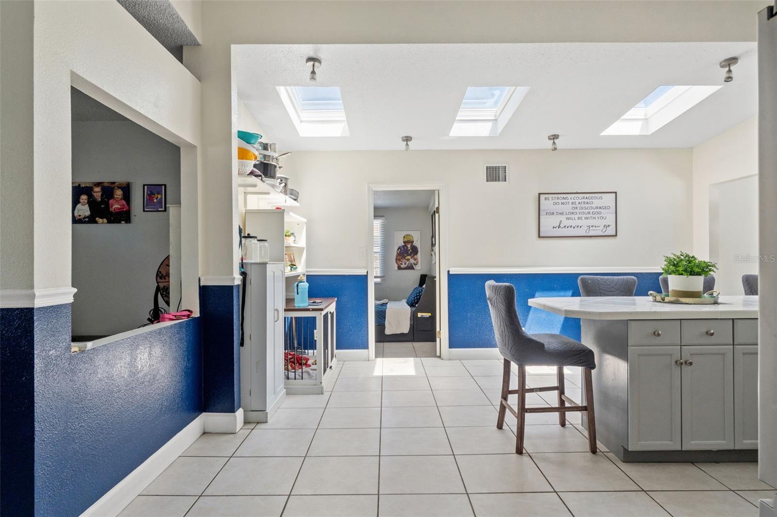 7300 11 Ave, Saint Petersburg, FL 33710 photo