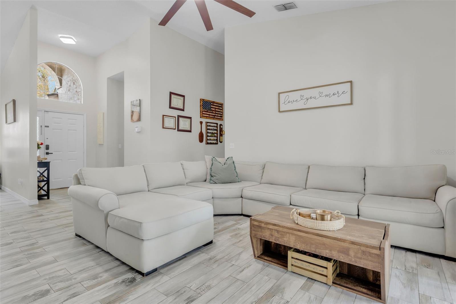 752 Americana Ct, Kissimmee, FL 34758 photo