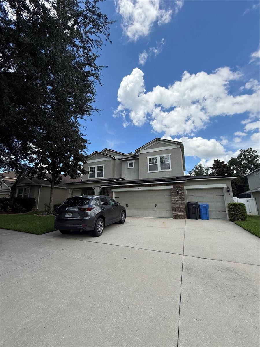 422 Westchester Hills Ln, Valrico, FL 33594 photo