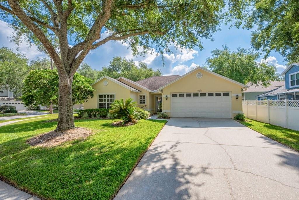 17610 Esprit Dr, Tampa, FL 33647